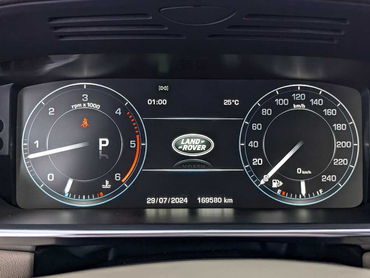 Land Rover Range Rover с пробегом — 2015 год. Фото: #11