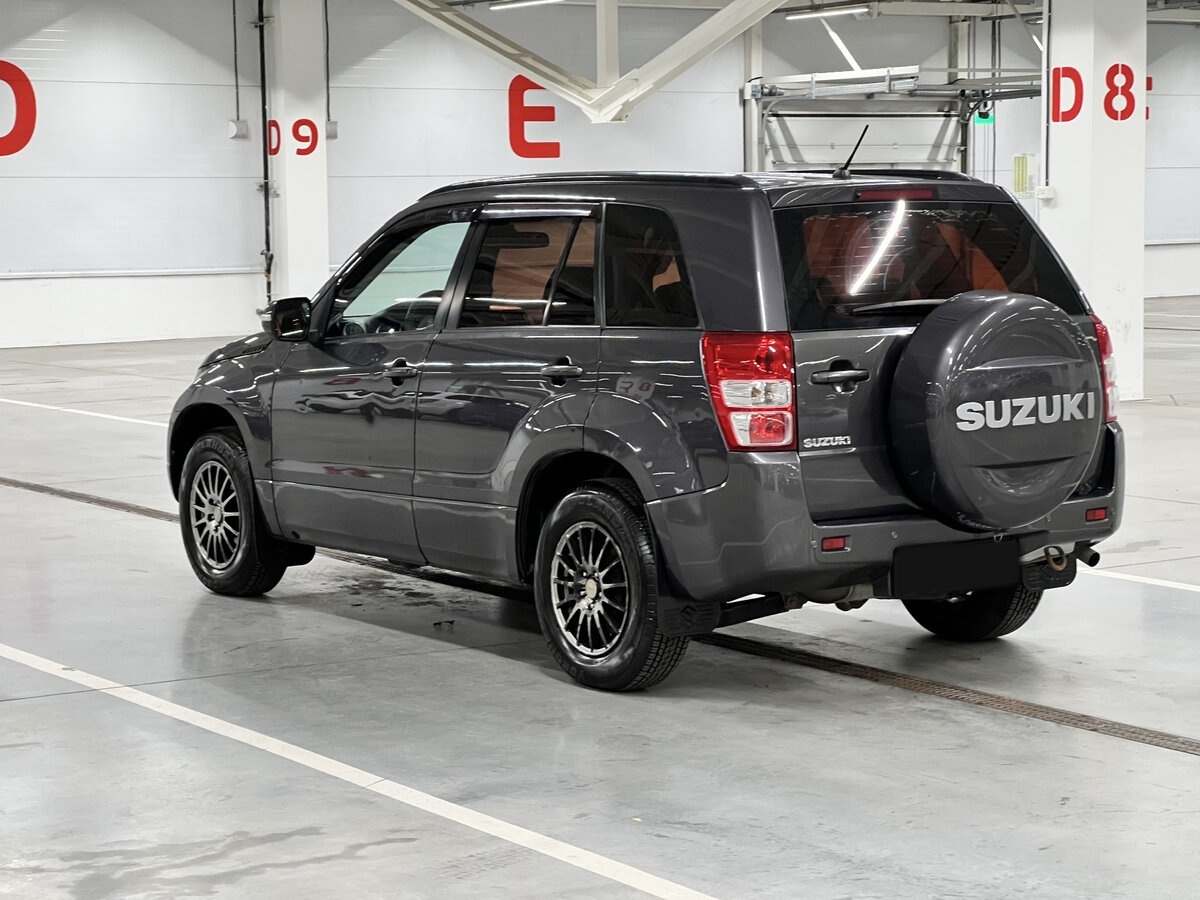 Suzuki Grand Vitara с пробегом — 2010 год. Фото: #6