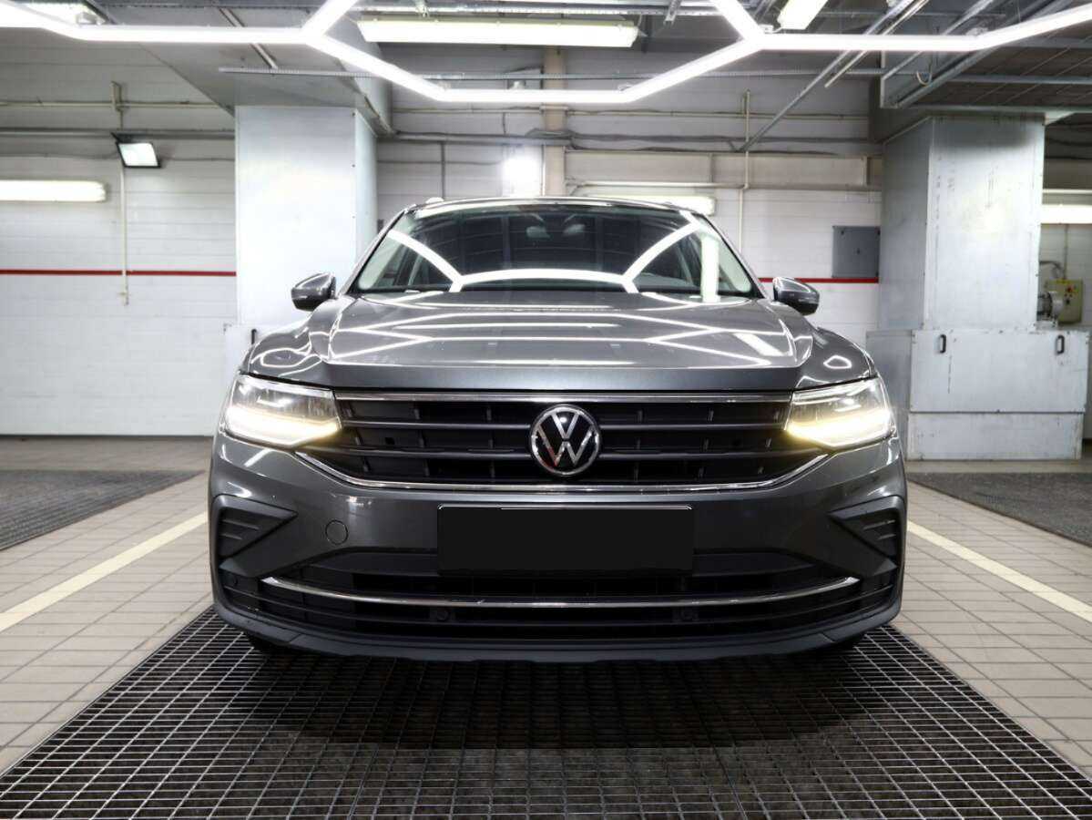 Volkswagen Tiguan с пробегом — 2021 год. Фото: #1