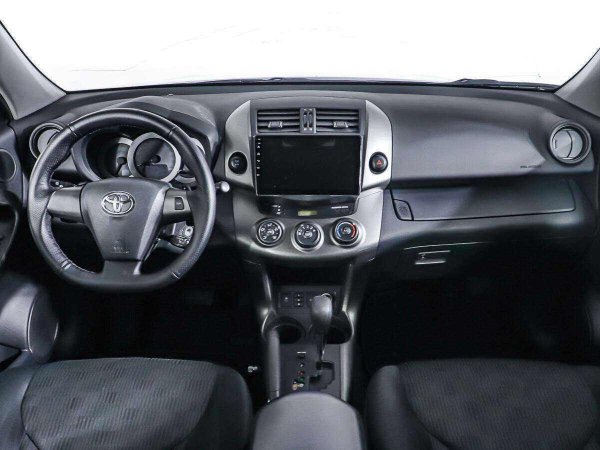 Toyota RAV4 с пробегом — 2011 год. Фото: #10