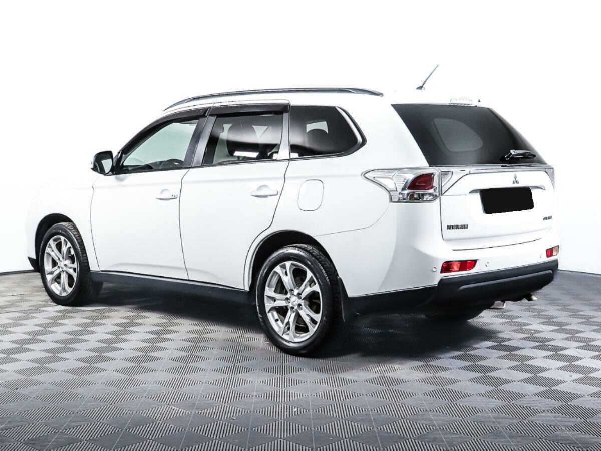 Mitsubishi Outlander с пробегом — 2013 год. Фото: #6