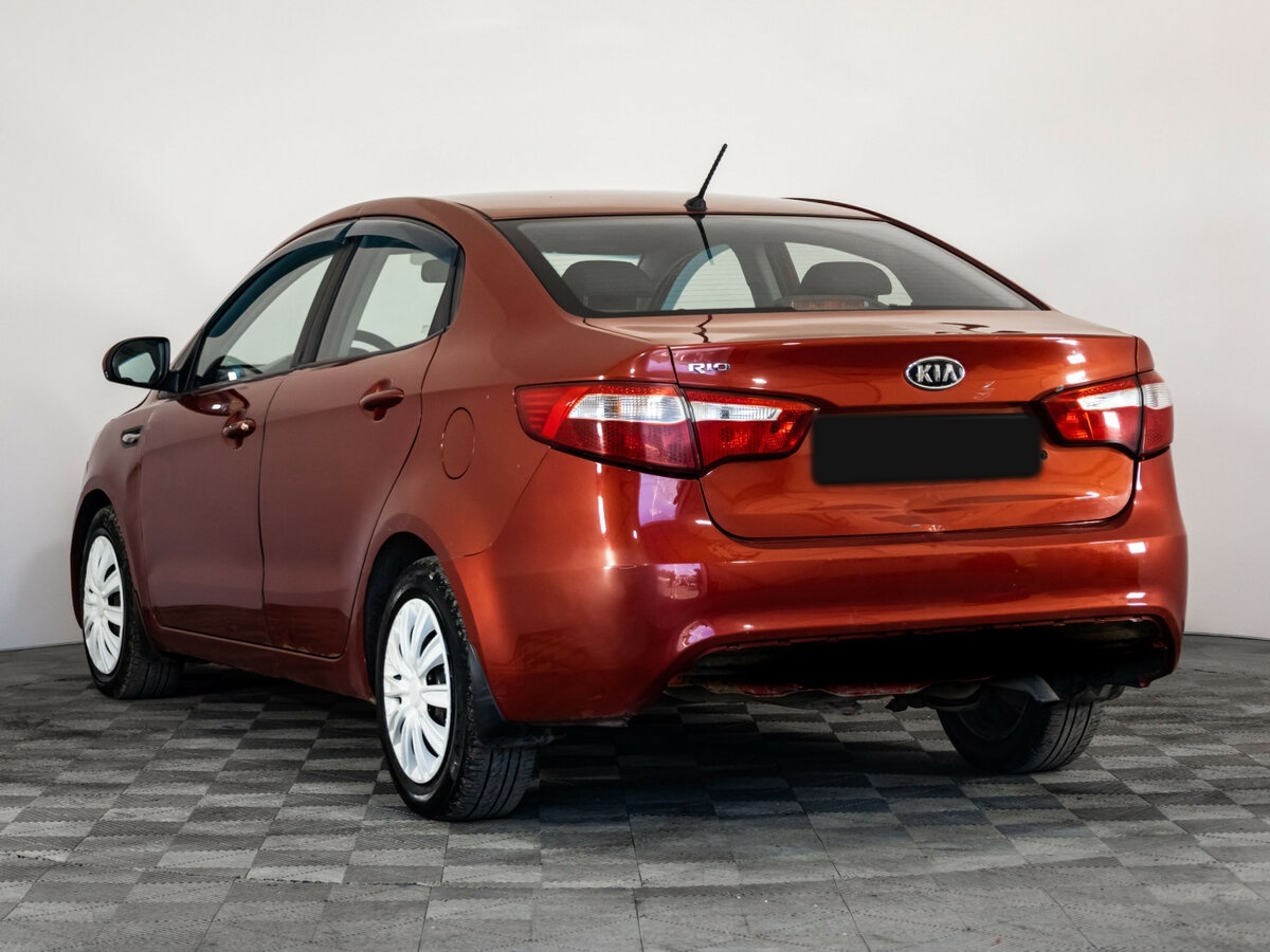 Kia Rio с пробегом — 2011 год. Фото: #5