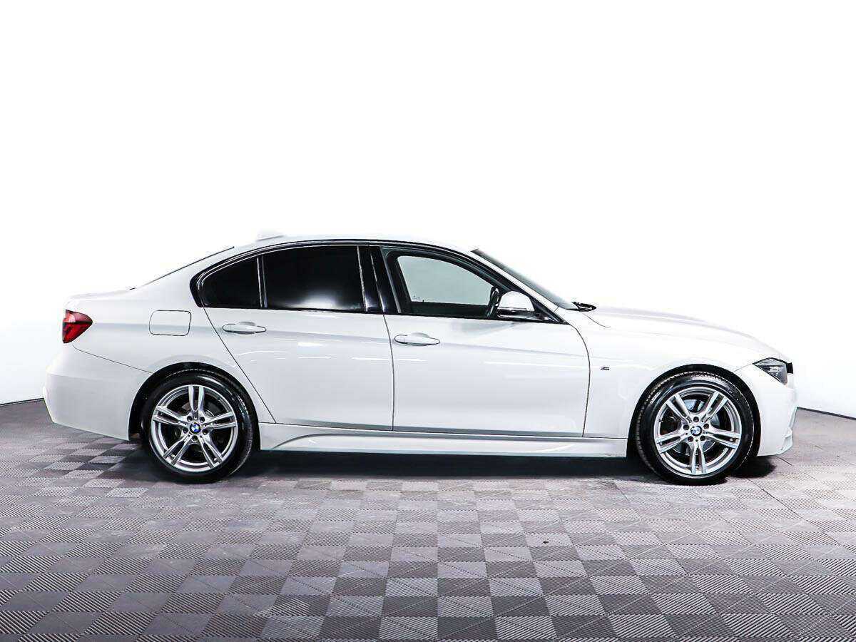 BMW 3 серии с пробегом — 2017 год. Фото: #3