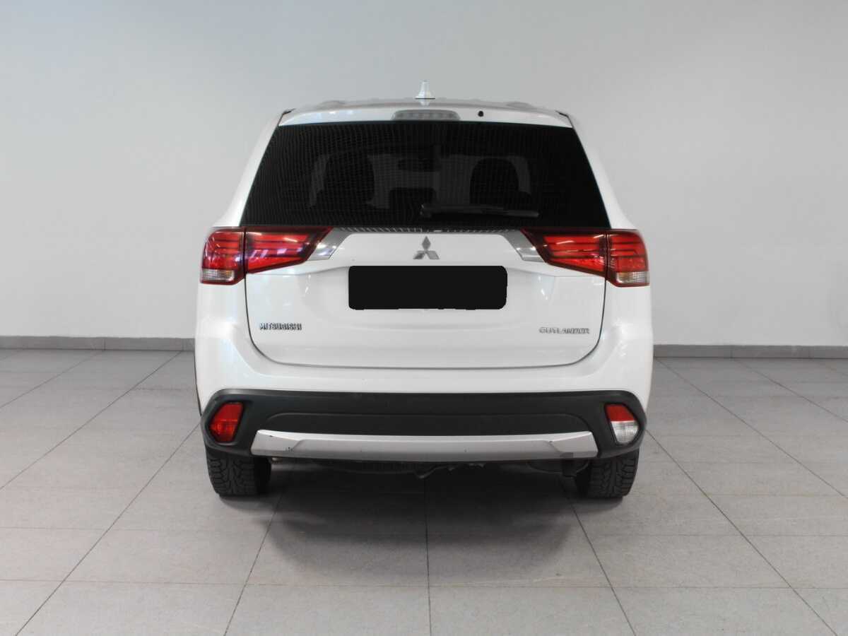 Mitsubishi Outlander с пробегом — 2017 год. Фото: #5