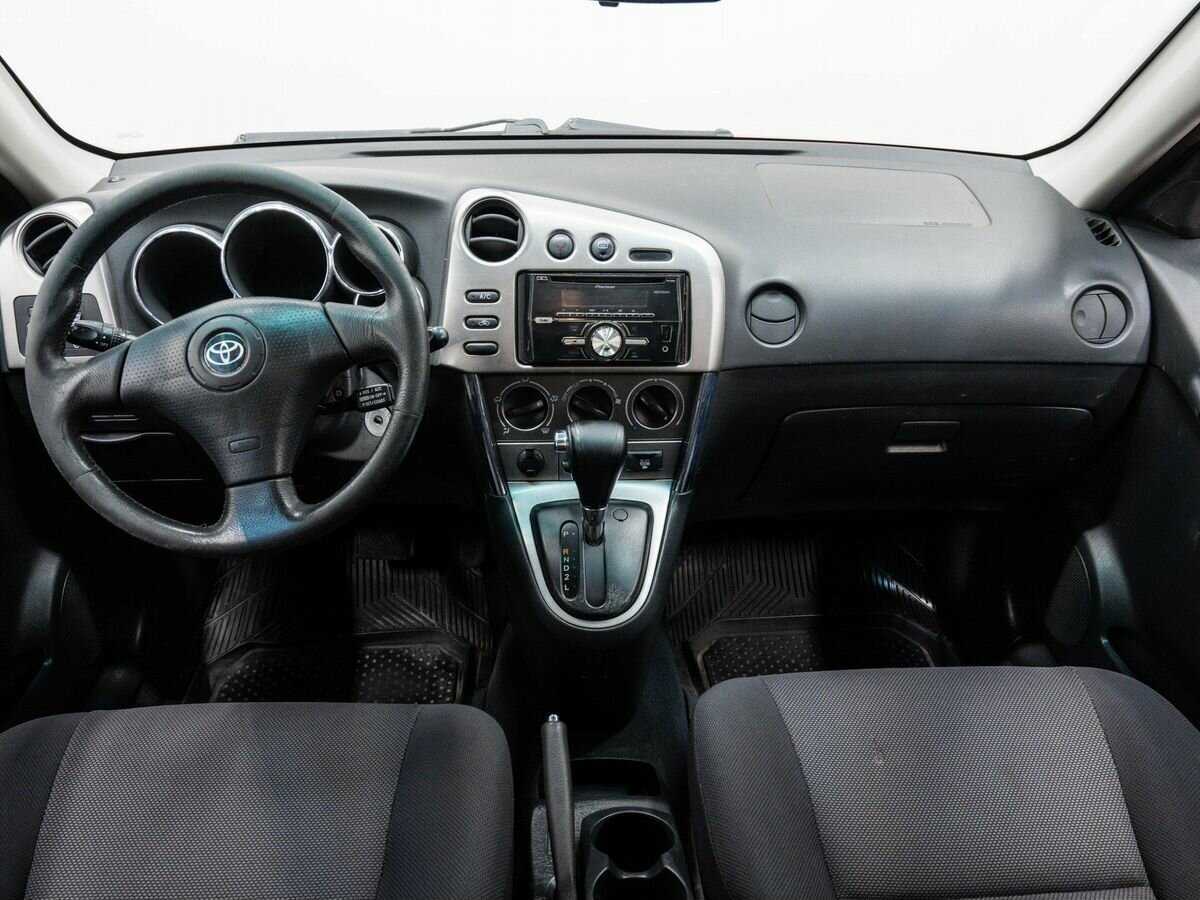Toyota Matrix с пробегом — 2002 год. Фото: #10