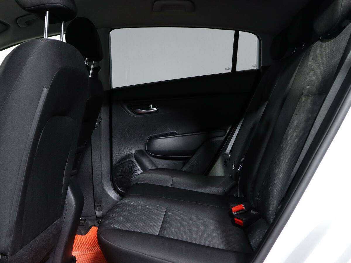 Kia Rio с пробегом — 2019 год. Фото: #9