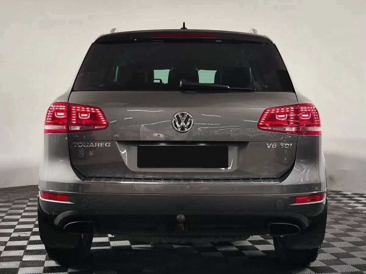 Volkswagen Touareg с пробегом — 2014 год. Фото: #4