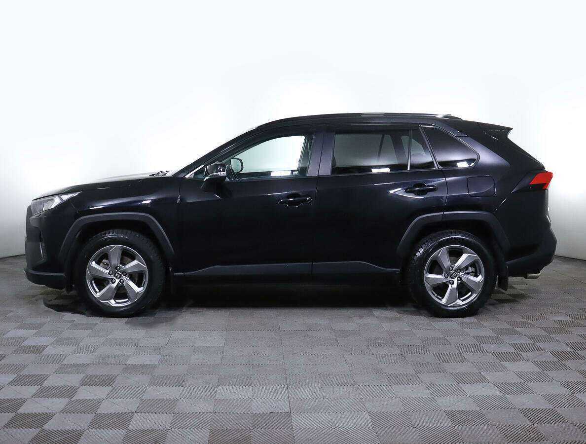 Toyota RAV4 с пробегом — 2021 год. Фото: #6