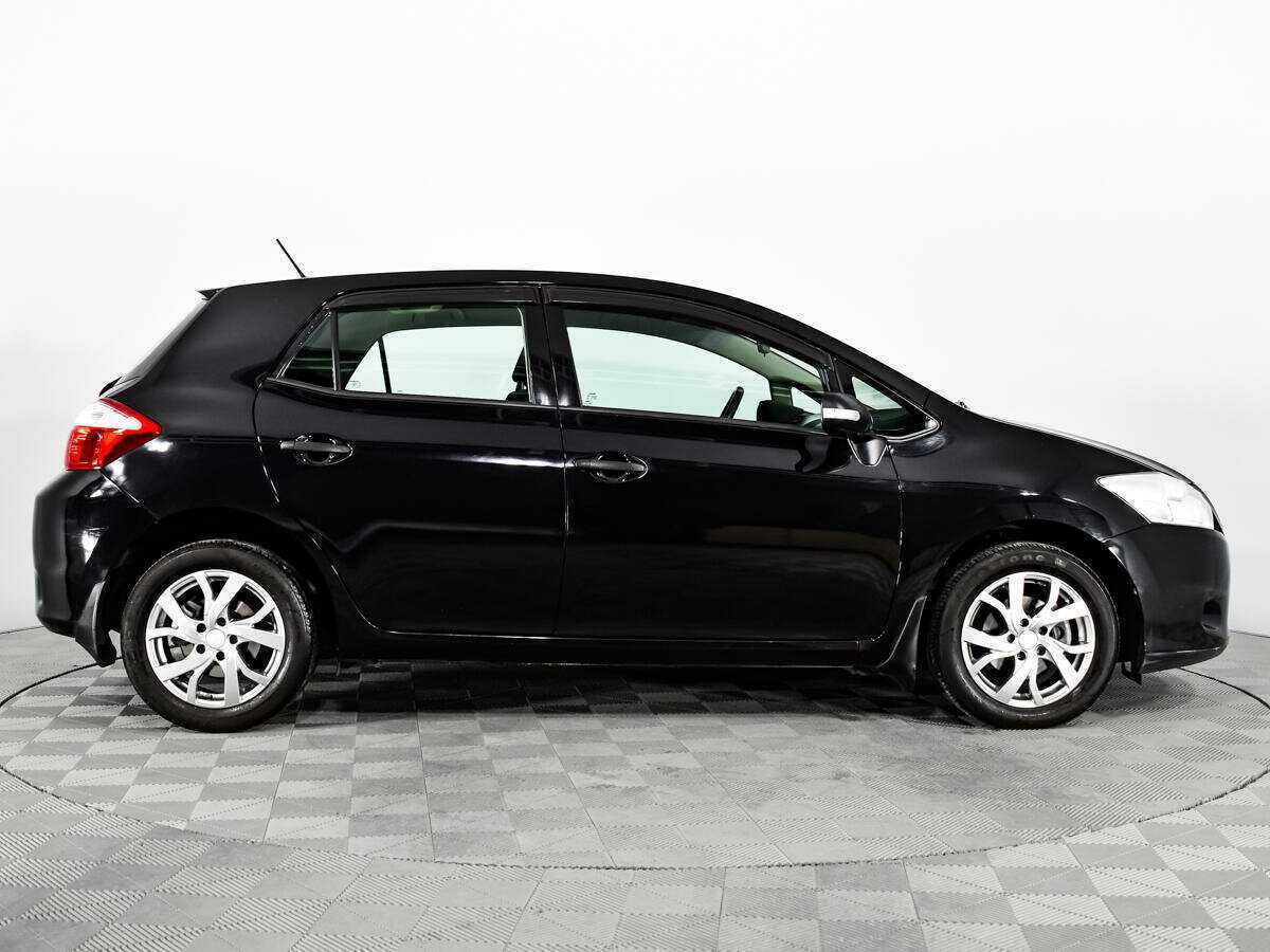 Toyota Auris с пробегом — 2010 год. Фото: #3