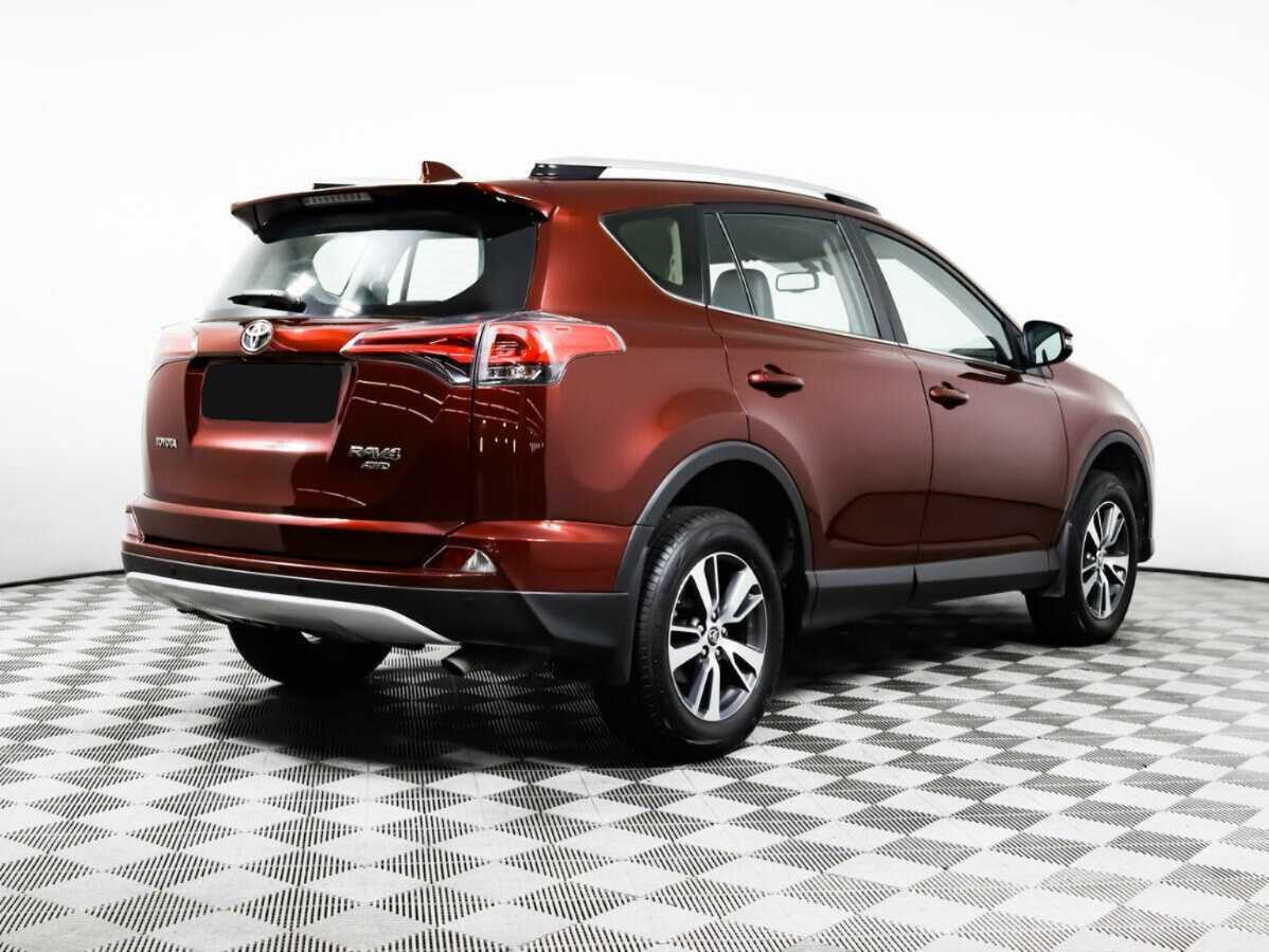 Toyota RAV4 с пробегом — 2017 год. Фото: #4