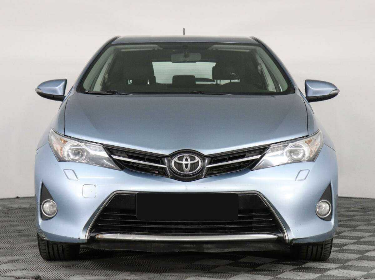 Toyota Auris с пробегом — 2013 год. Фото: #1