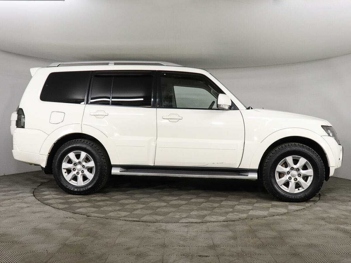 Mitsubishi Pajero с пробегом — 2011 год. Фото: #3