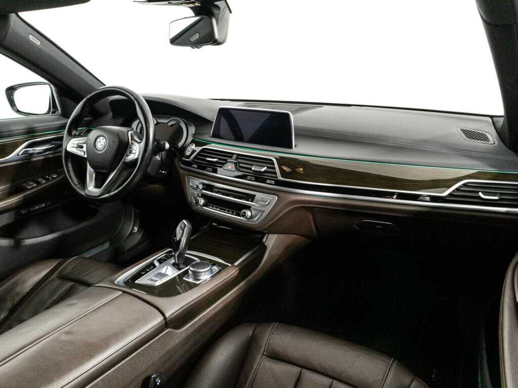 BMW 7 серии с пробегом — 2016 год. Фото: #6