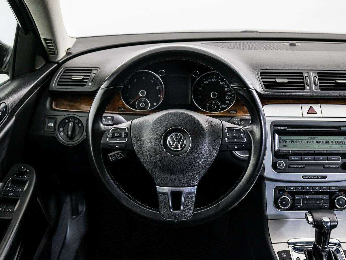 Volkswagen Passat с пробегом — 2010 год. Фото: #11