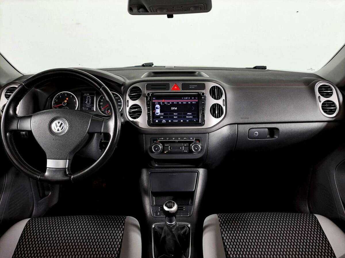Volkswagen Tiguan с пробегом — 2010 год. Фото: #11