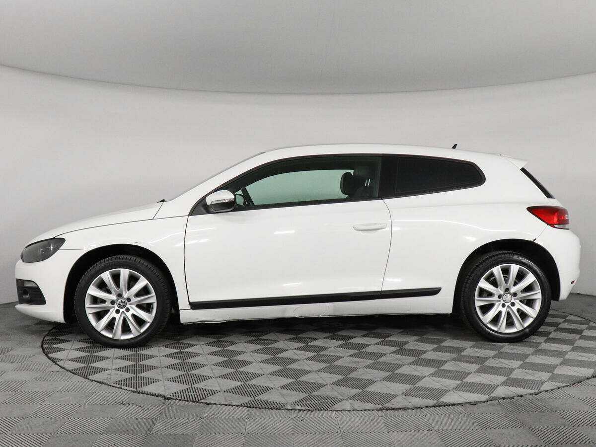 Volkswagen Scirocco с пробегом — 2011 год. Фото: #7