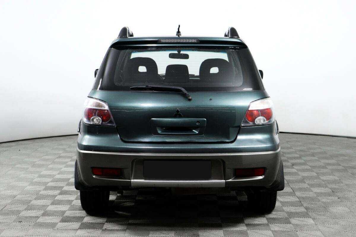 Mitsubishi Outlander с пробегом — 2005 год. Фото: #3