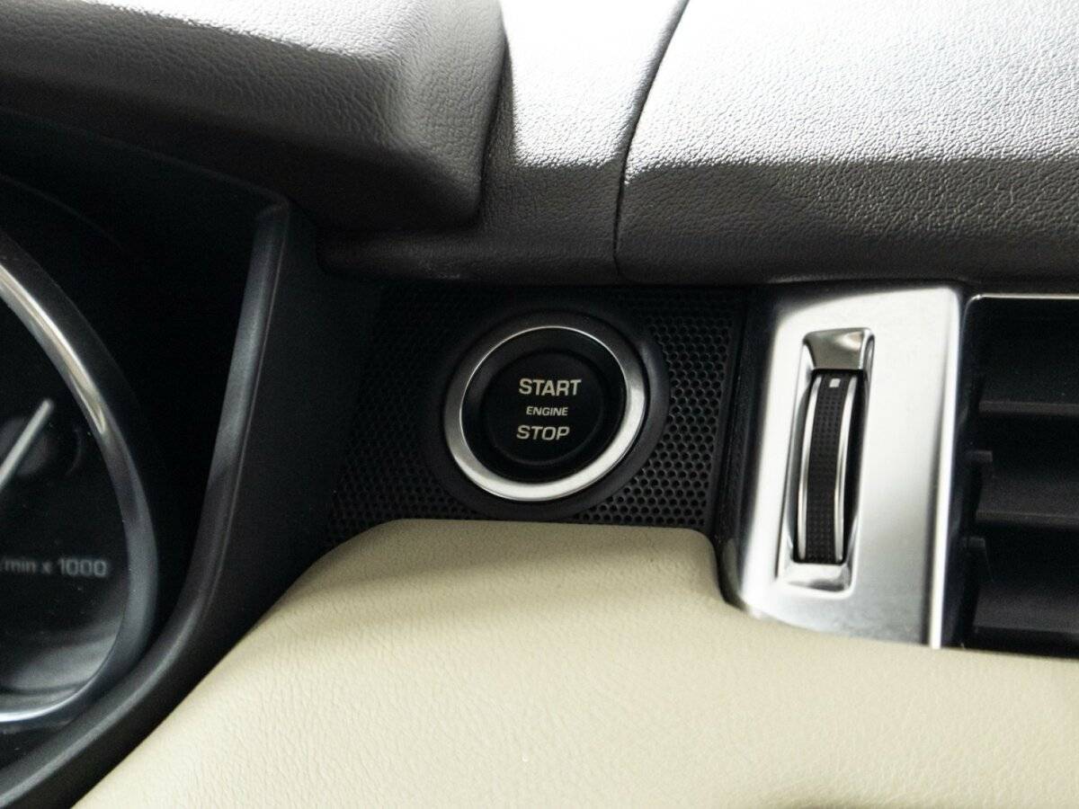 Land Rover Range Rover Sport с пробегом — 2014 год. Фото: #21