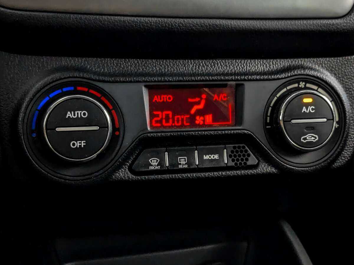 Kia Rio с пробегом — 2014 год. Фото: #20