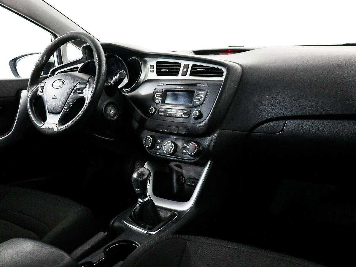 Kia Ceed с пробегом — 2013 год. Фото: #8