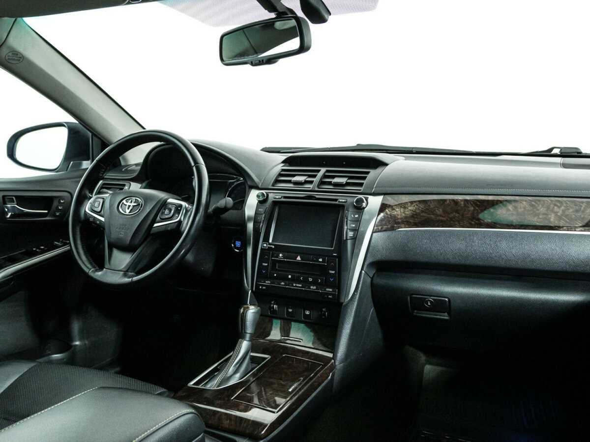 Toyota Camry с пробегом — 2016 год. Фото: #8