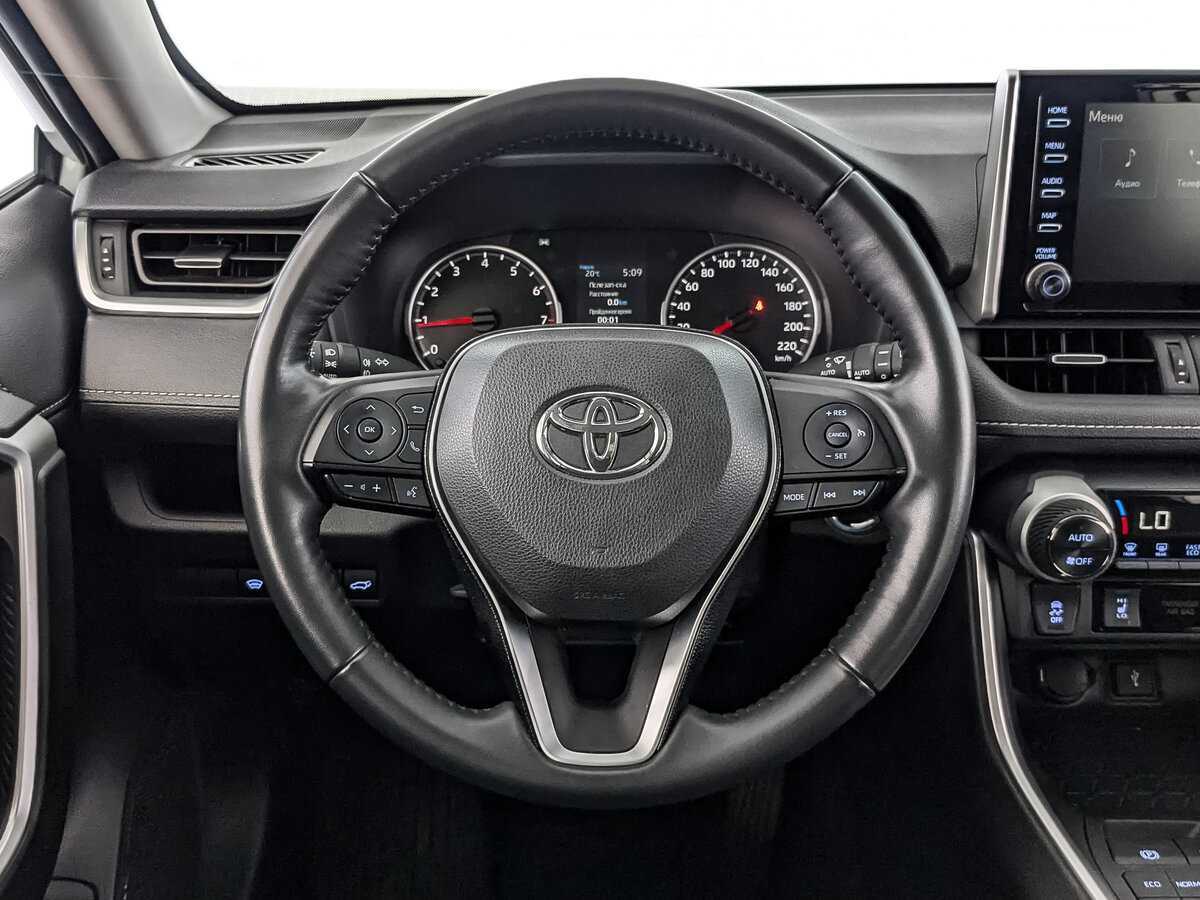 Toyota RAV4 с пробегом — 2021 год. Фото: #17