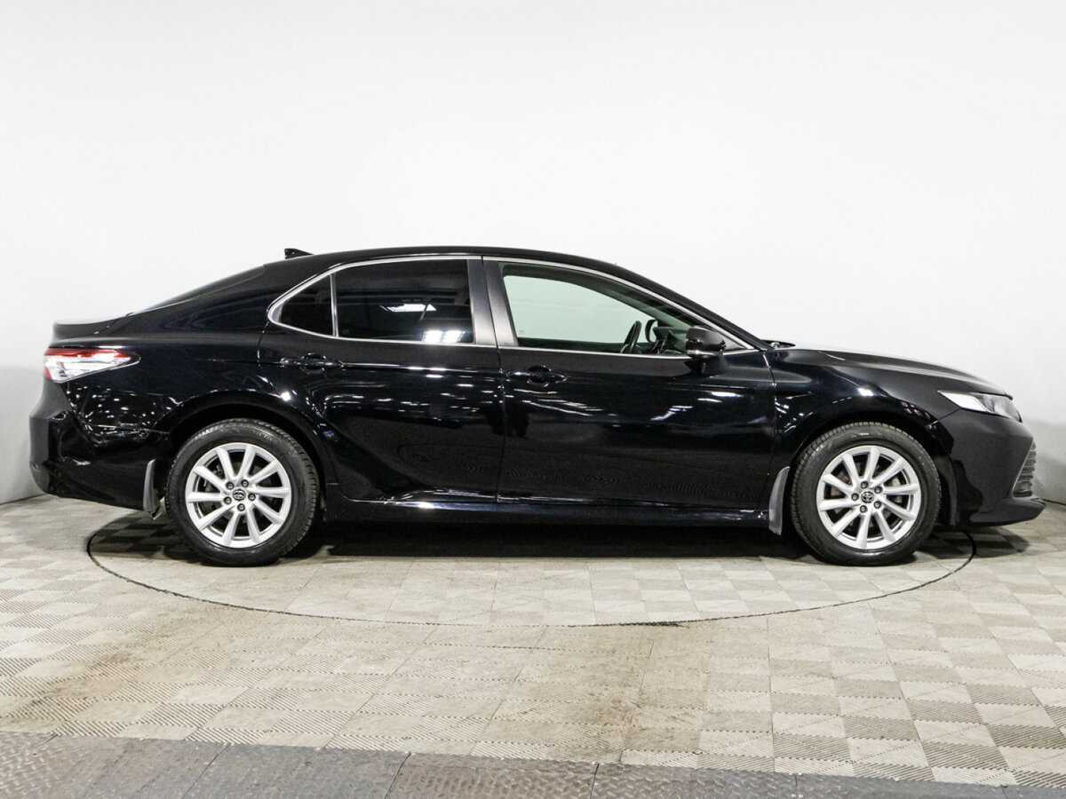 Toyota Camry с пробегом — 2021 год. Фото: #3