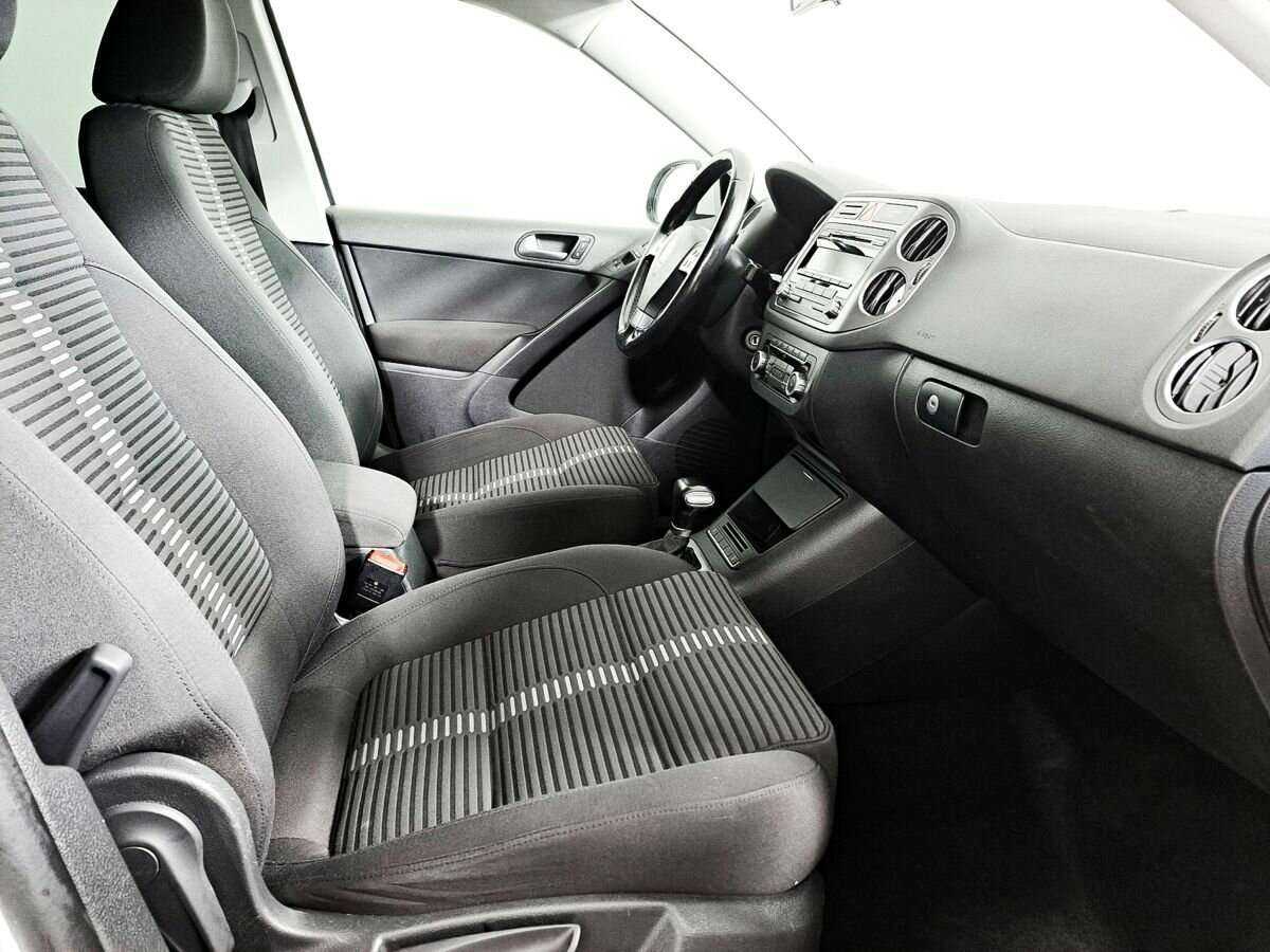 Volkswagen Tiguan с пробегом — 2010 год. Фото: #8