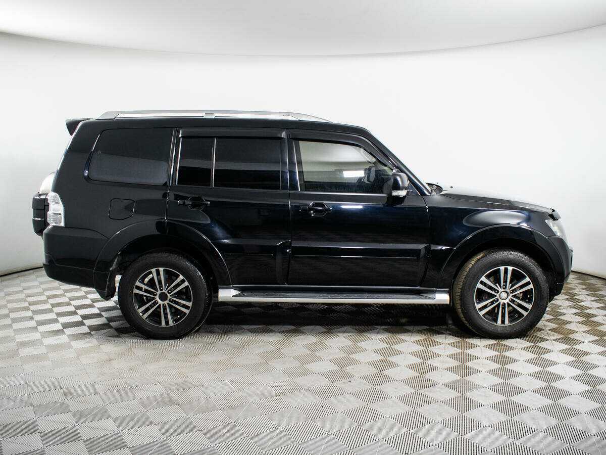 Mitsubishi Pajero с пробегом — 2010 год. Фото: #2