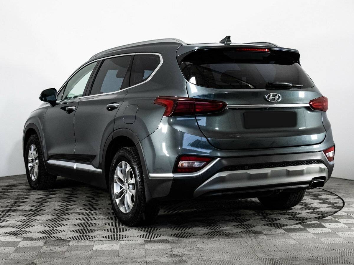 Hyundai Santa Fe с пробегом — 2018 год. Фото: #5