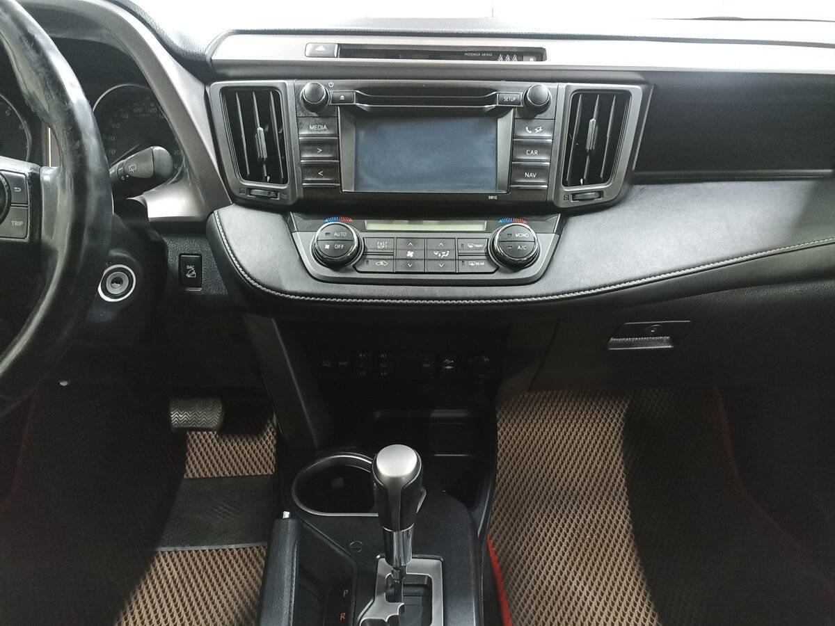 Toyota RAV4 с пробегом — 2016 год. Фото: #14