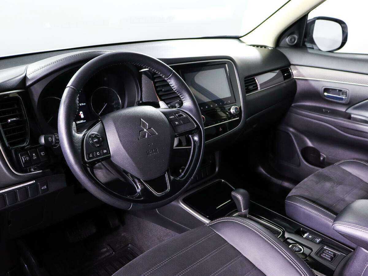 Mitsubishi Outlander с пробегом — 2022 год. Фото: #13