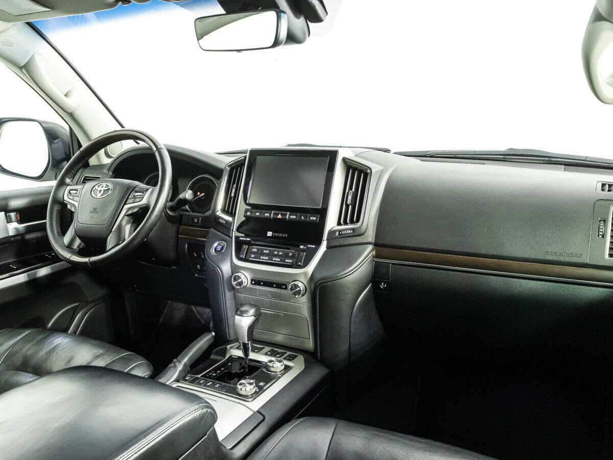 Toyota Land Cruiser с пробегом — 2016 год. Фото: #8