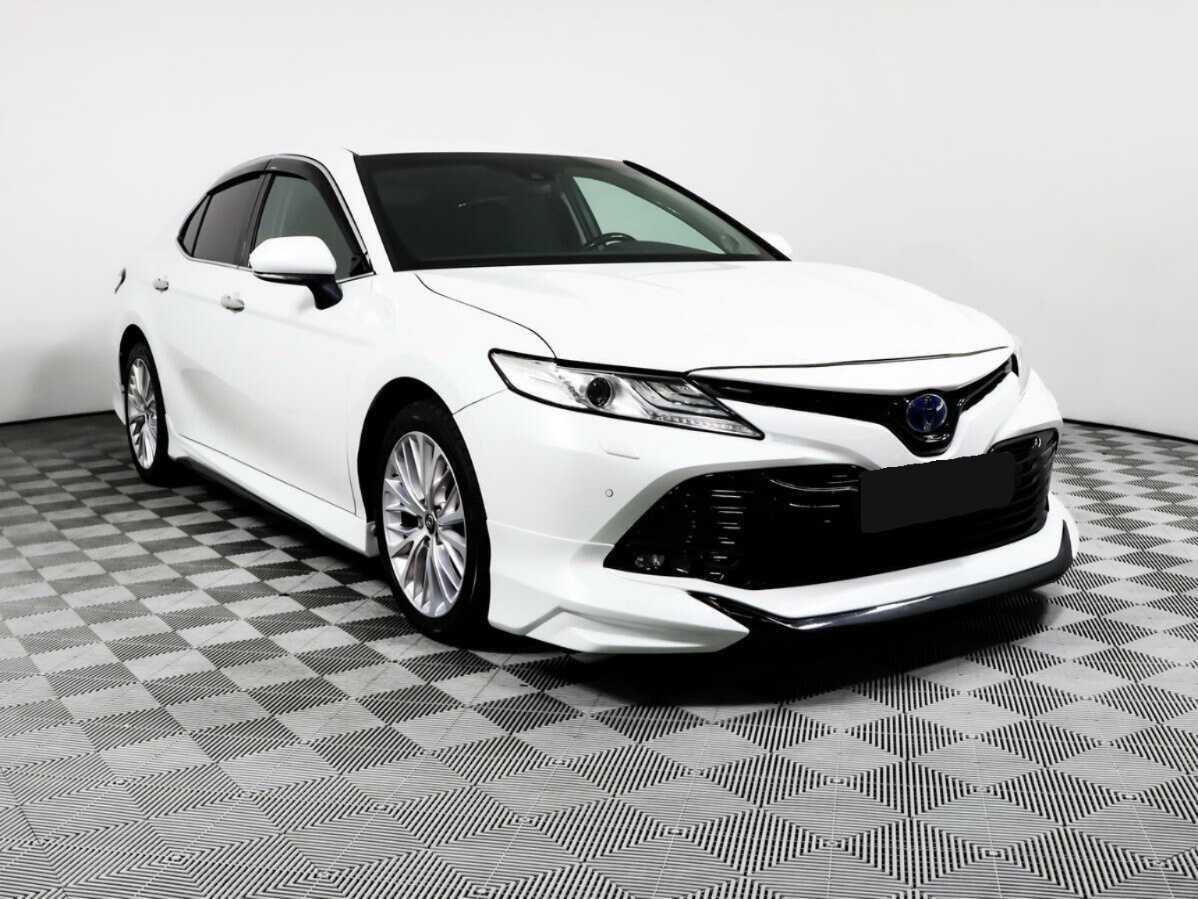 Toyota Camry с пробегом — 2019 год. Фото: #2