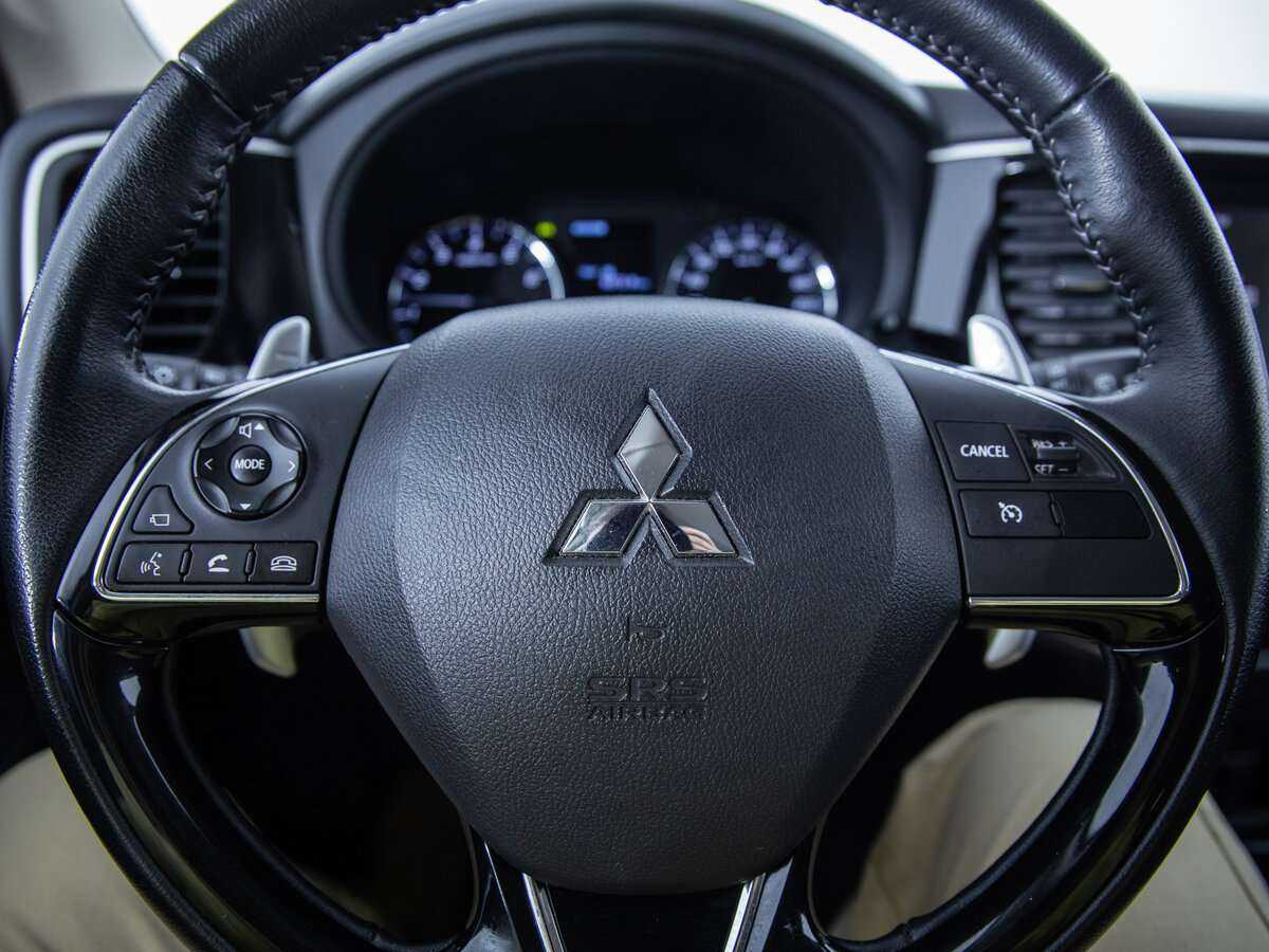 Mitsubishi Outlander с пробегом — 2021 год. Фото: #16