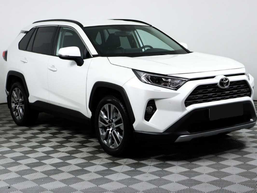 Toyota RAV4 с пробегом — 2021 год. Фото: #2