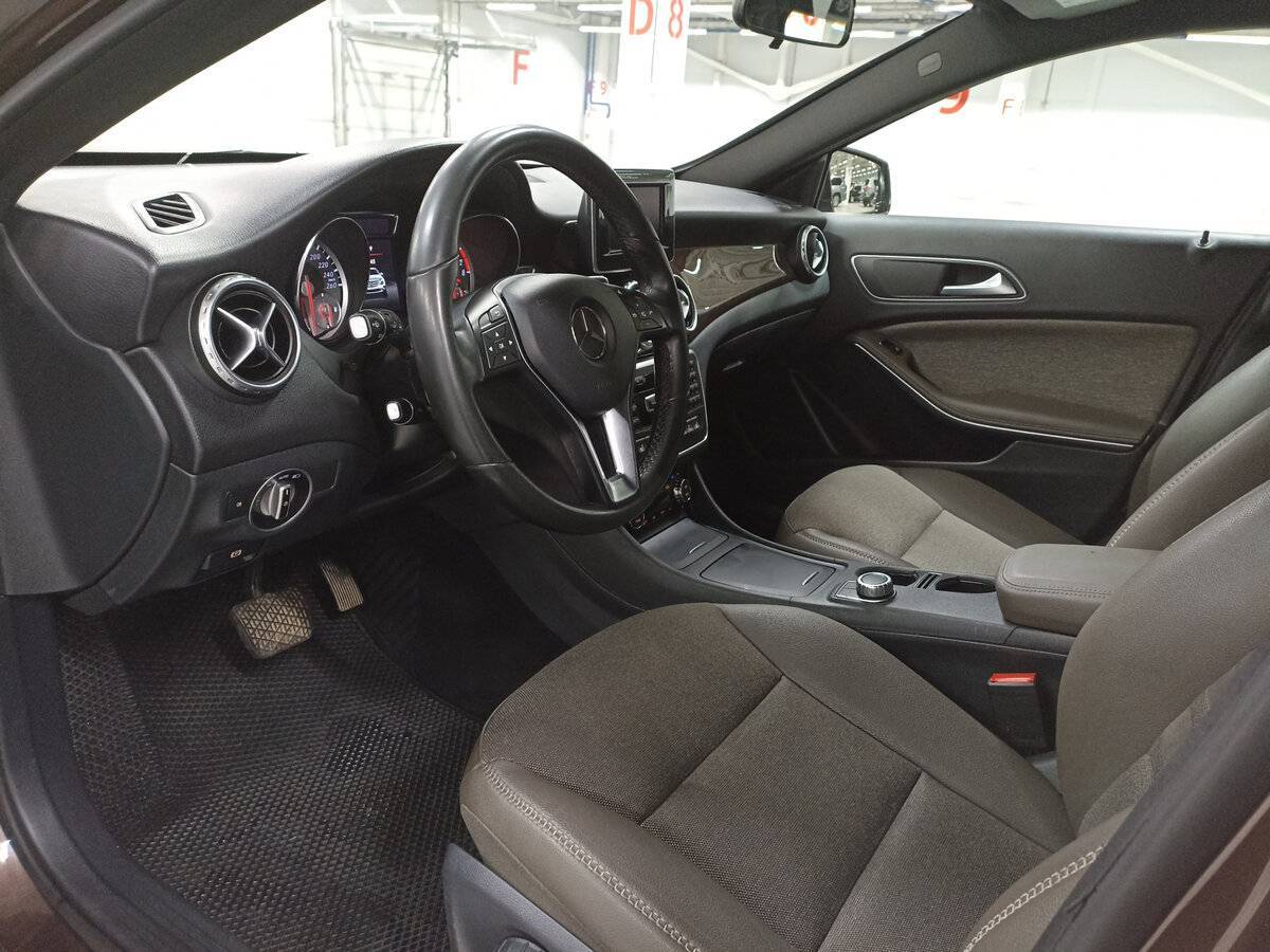 Mercedes-Benz GLA с пробегом — 2015 год. Фото: #15