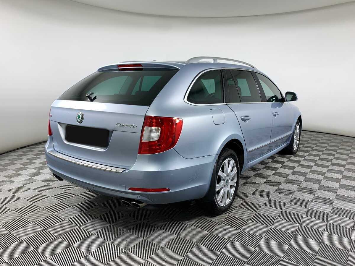 Skoda Superb с пробегом — 2011 год. Фото: #4