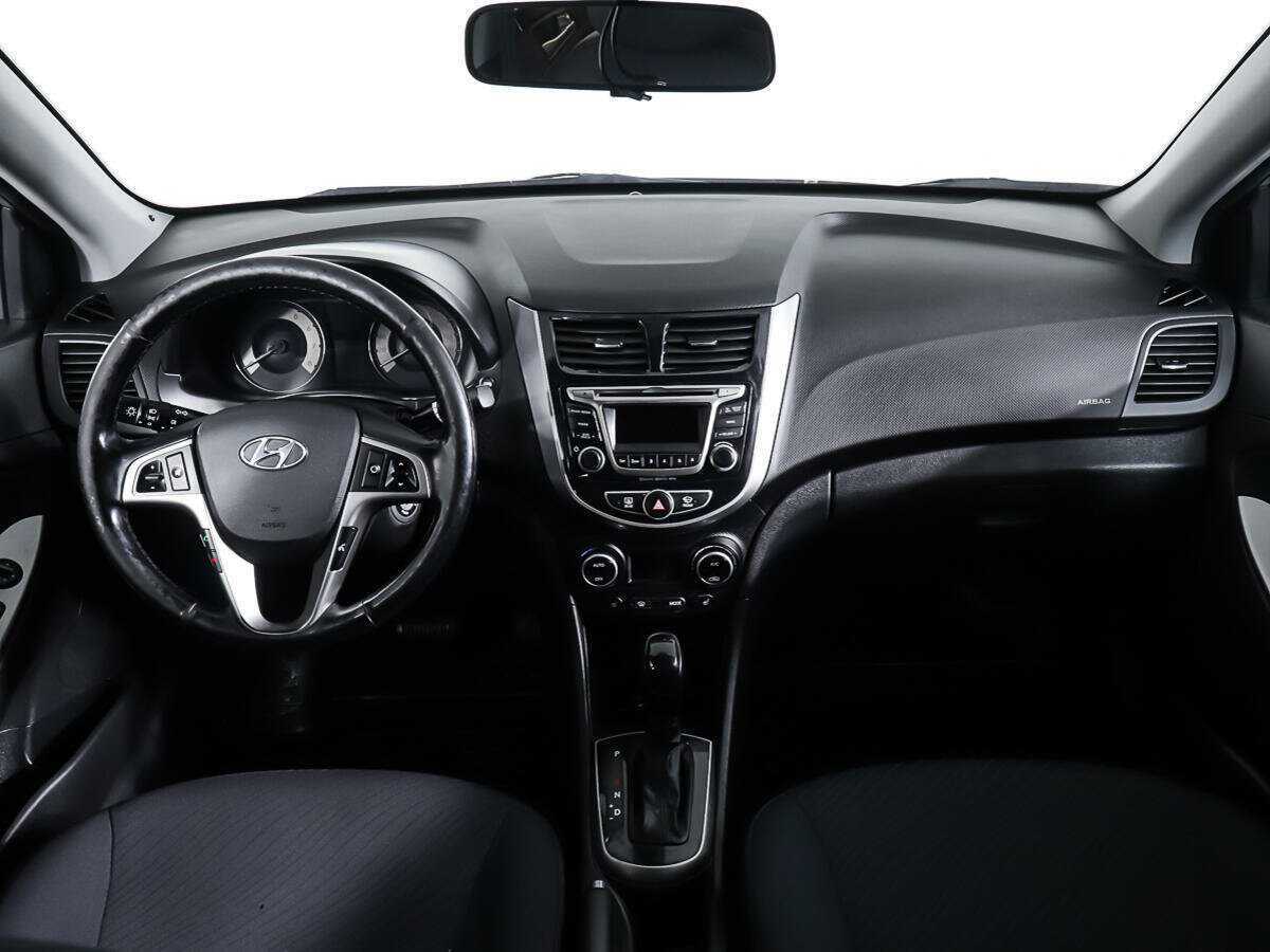 Hyundai Solaris с пробегом — 2016 год. Фото: #9