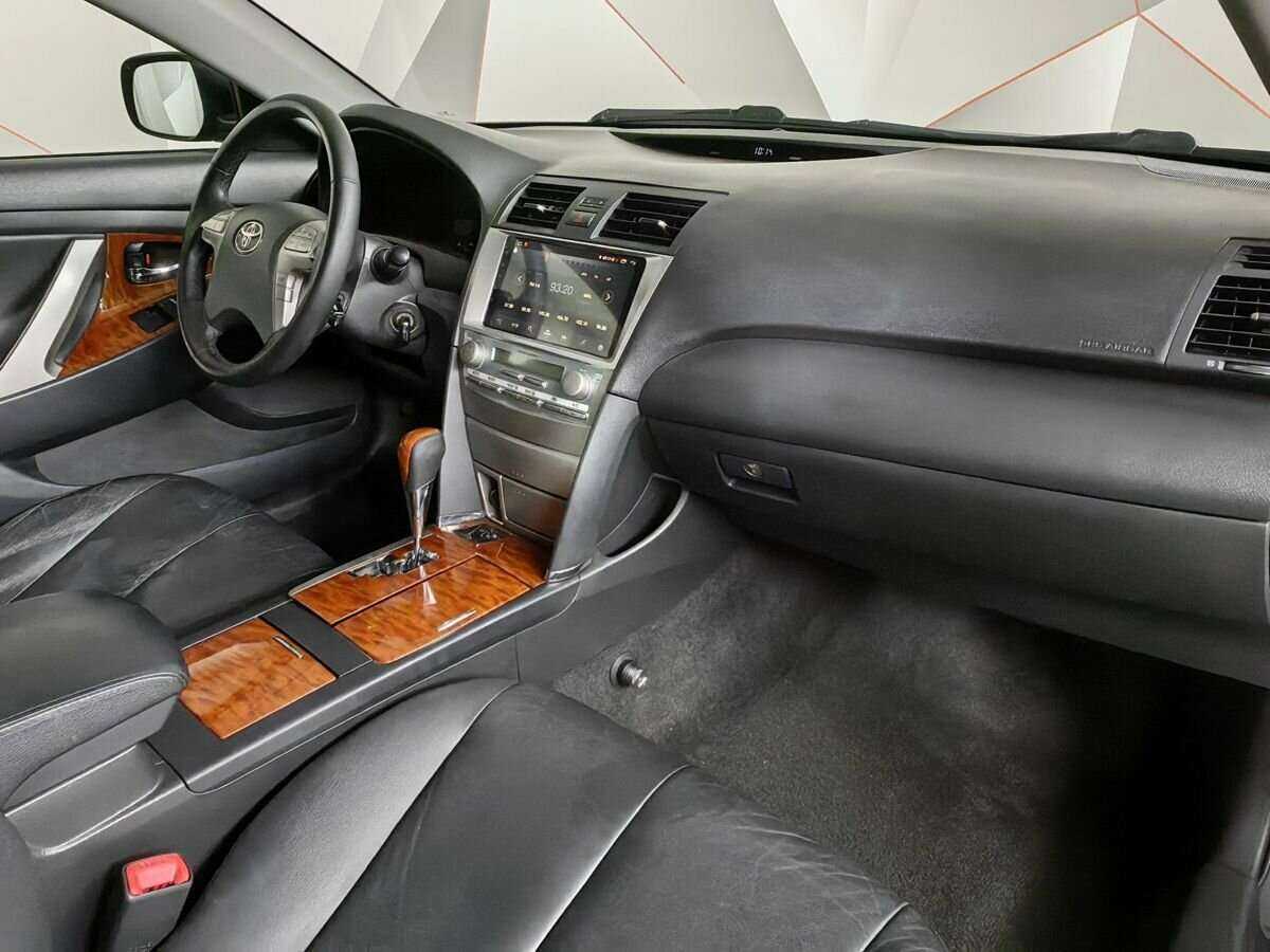 Toyota Camry с пробегом — 2008 год. Фото: #8