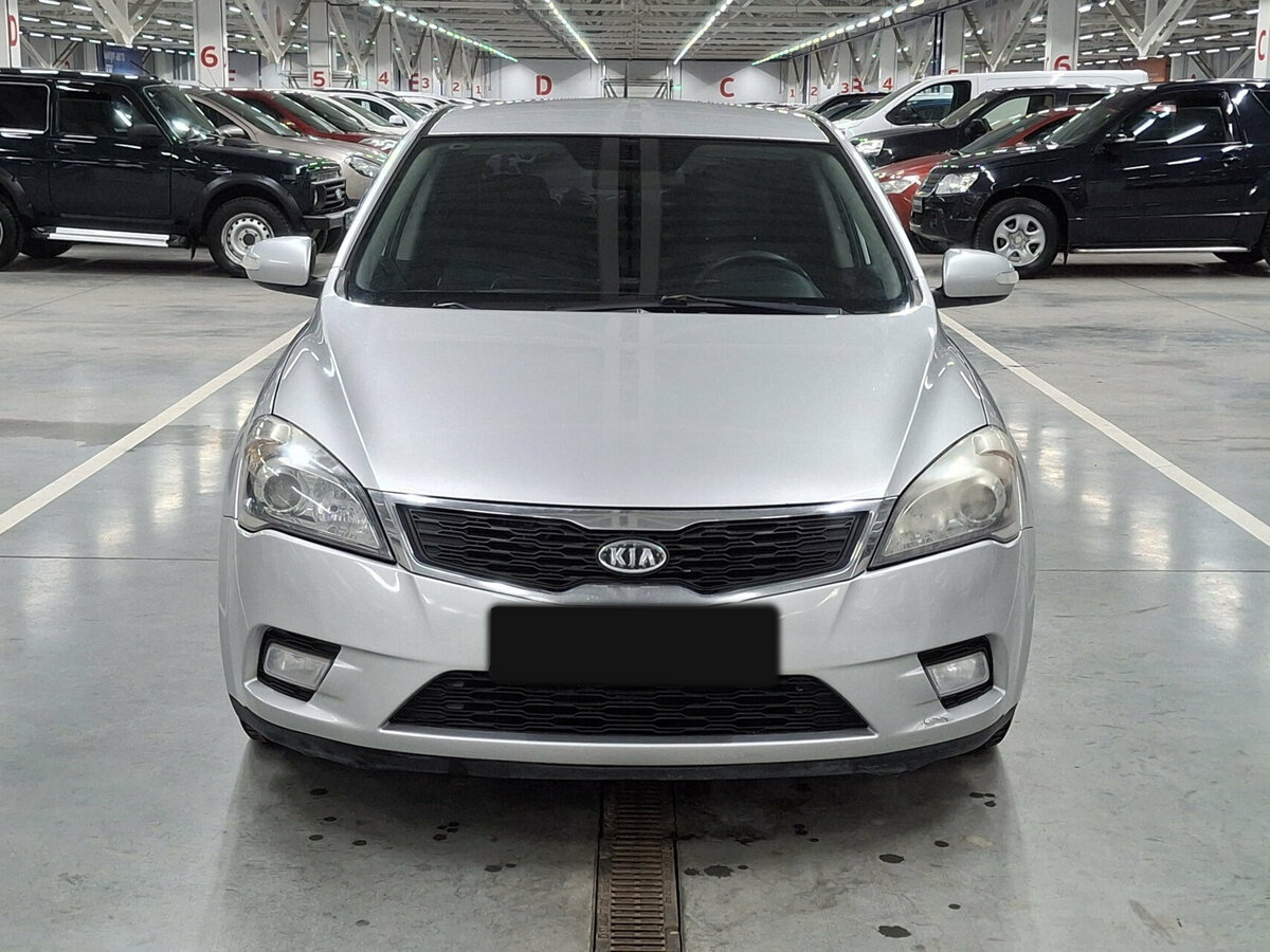 Kia Ceed с пробегом — 2011 год. Фото: #1