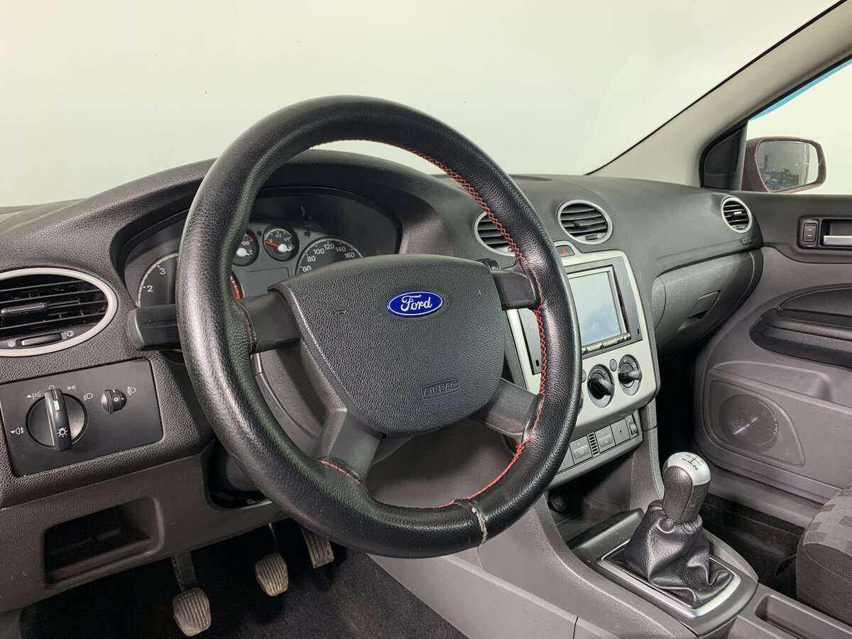 Ford Focus с пробегом — 2005 год. Фото: #8