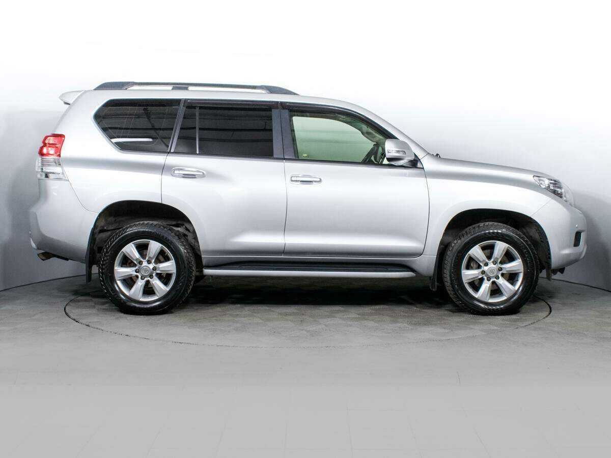 Toyota Land Cruiser Prado с пробегом — 2011 год. Фото: #3
