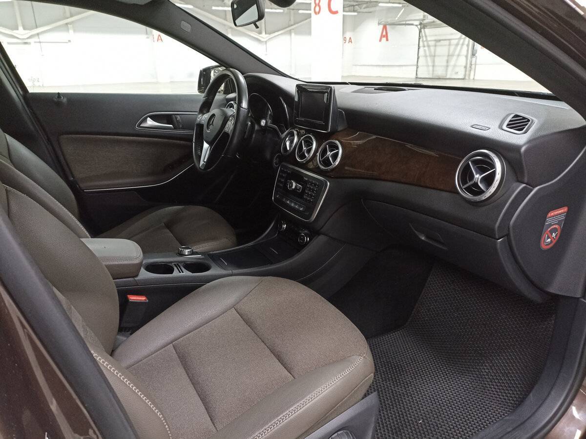 Mercedes-Benz GLA с пробегом — 2015 год. Фото: #10