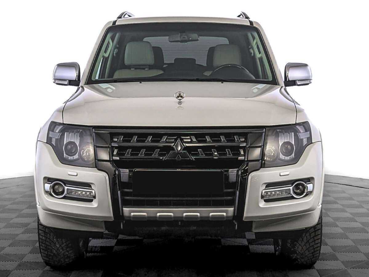 Mitsubishi Pajero с пробегом — 2020 год. Фото: #1