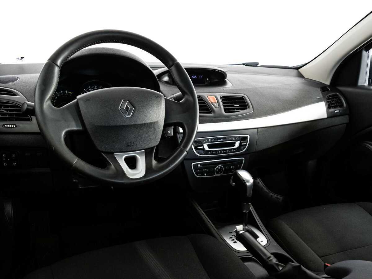Renault Fluence с пробегом — 2011 год. Фото: #8