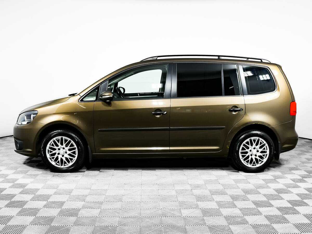 Volkswagen Touran с пробегом — 2013 год. Фото: #7