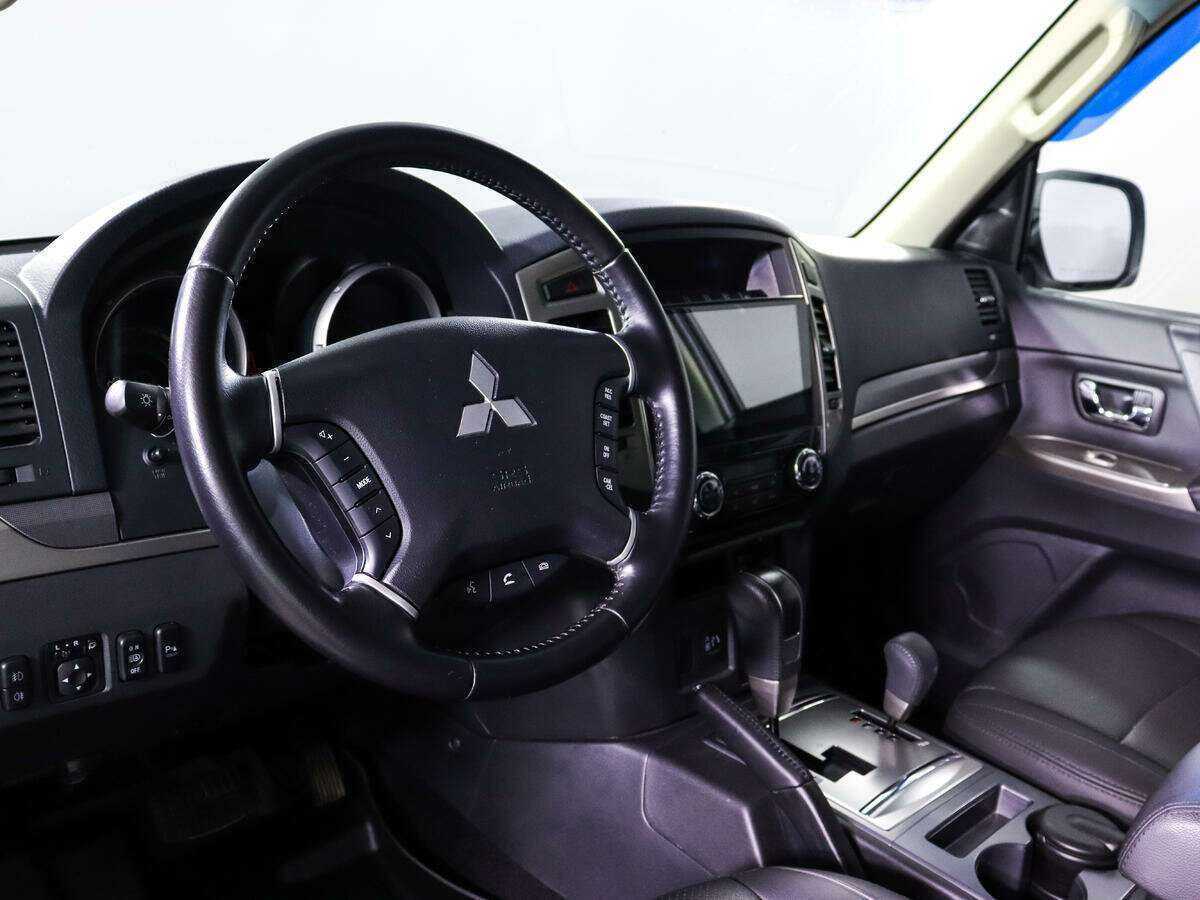 Mitsubishi Pajero с пробегом — 2021 год. Фото: #11