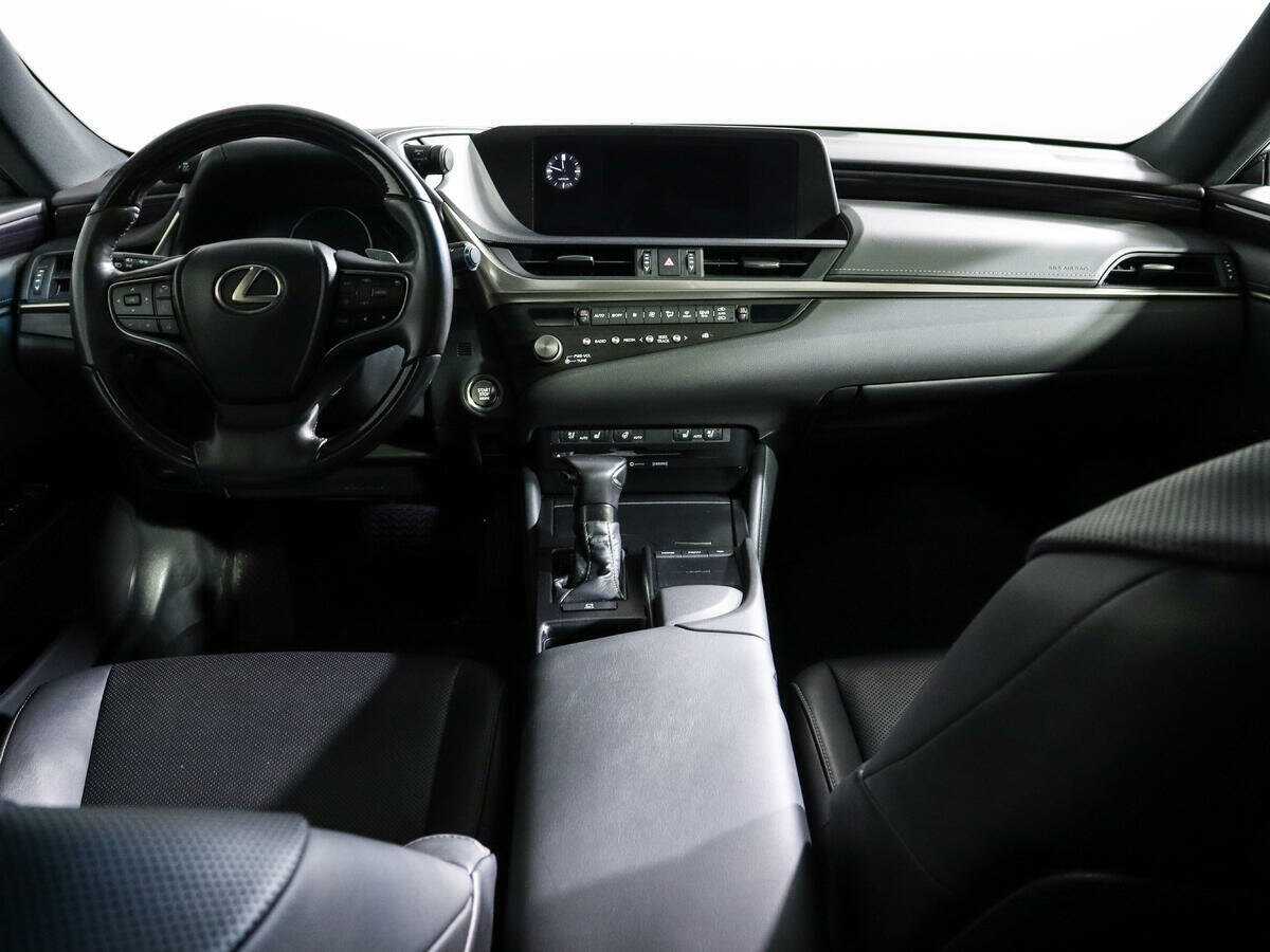 Lexus ES с пробегом — 2021 год. Фото: #9