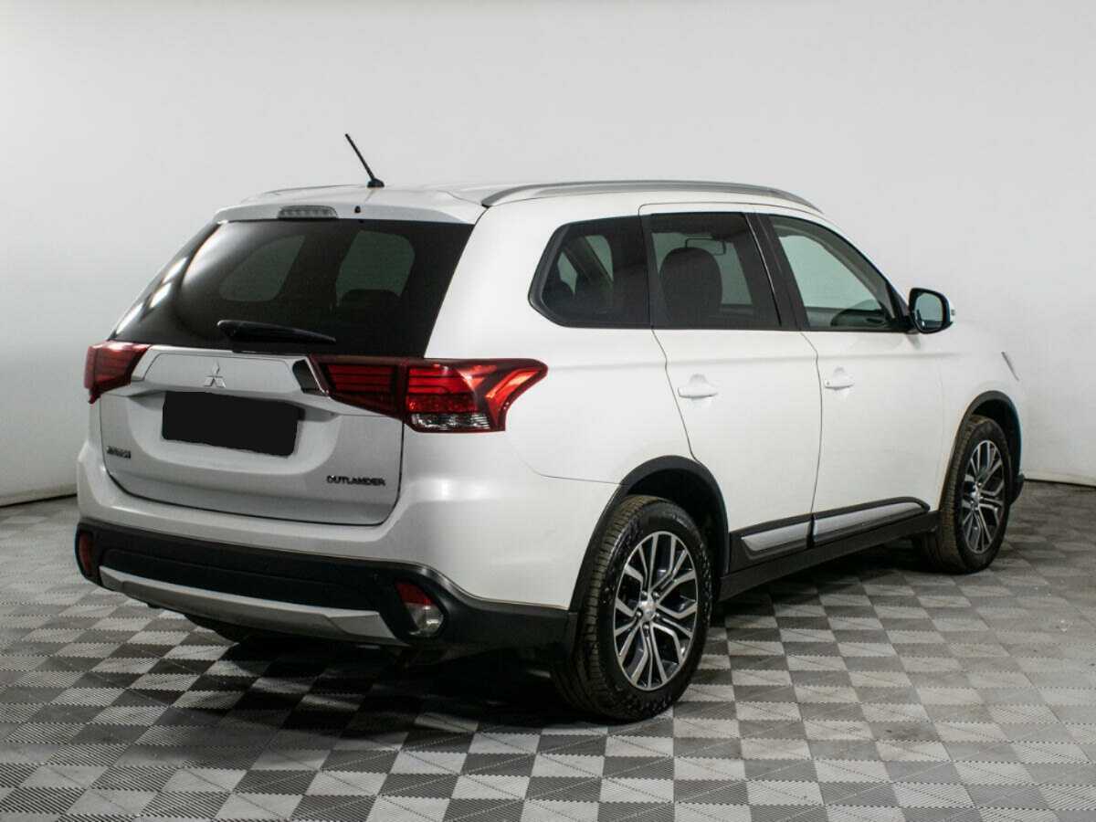 Mitsubishi Outlander с пробегом — 2016 год. Фото: #3